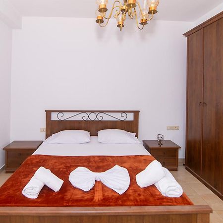 Vintage Blloku Apartment Tirana Bagian luar foto