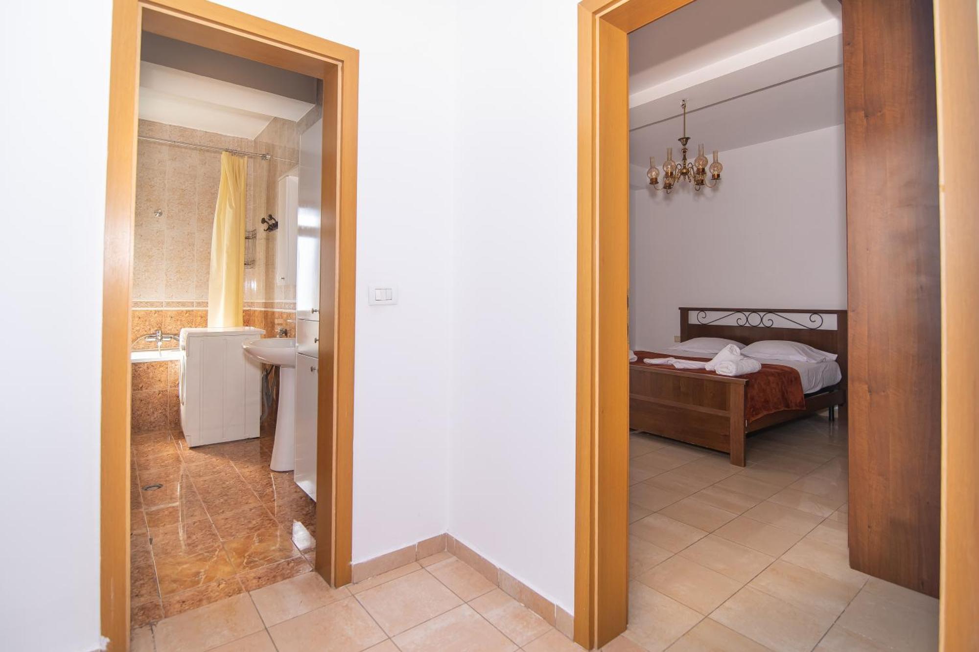 Vintage Blloku Apartment Tirana Bagian luar foto
