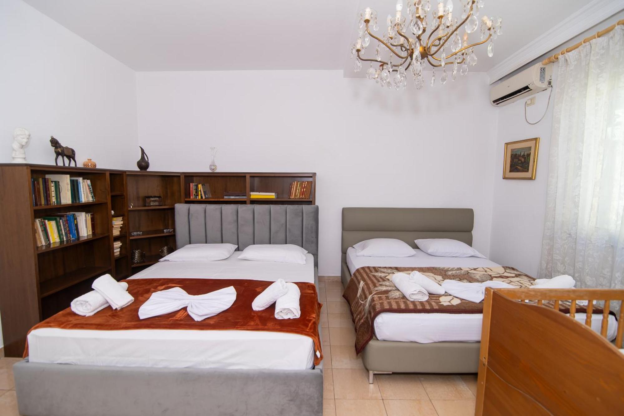 Vintage Blloku Apartment Tirana Bagian luar foto