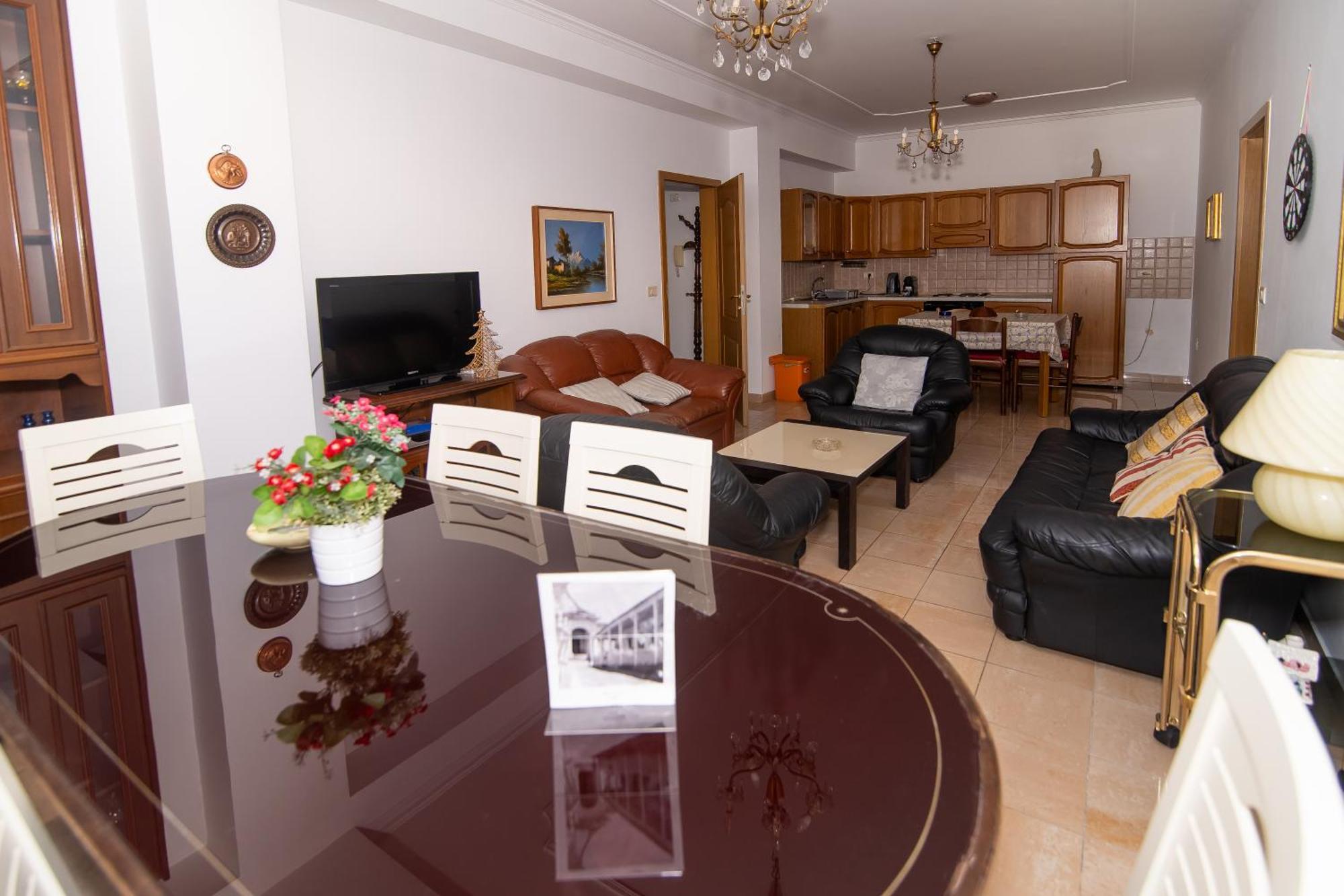Vintage Blloku Apartment Tirana Bagian luar foto