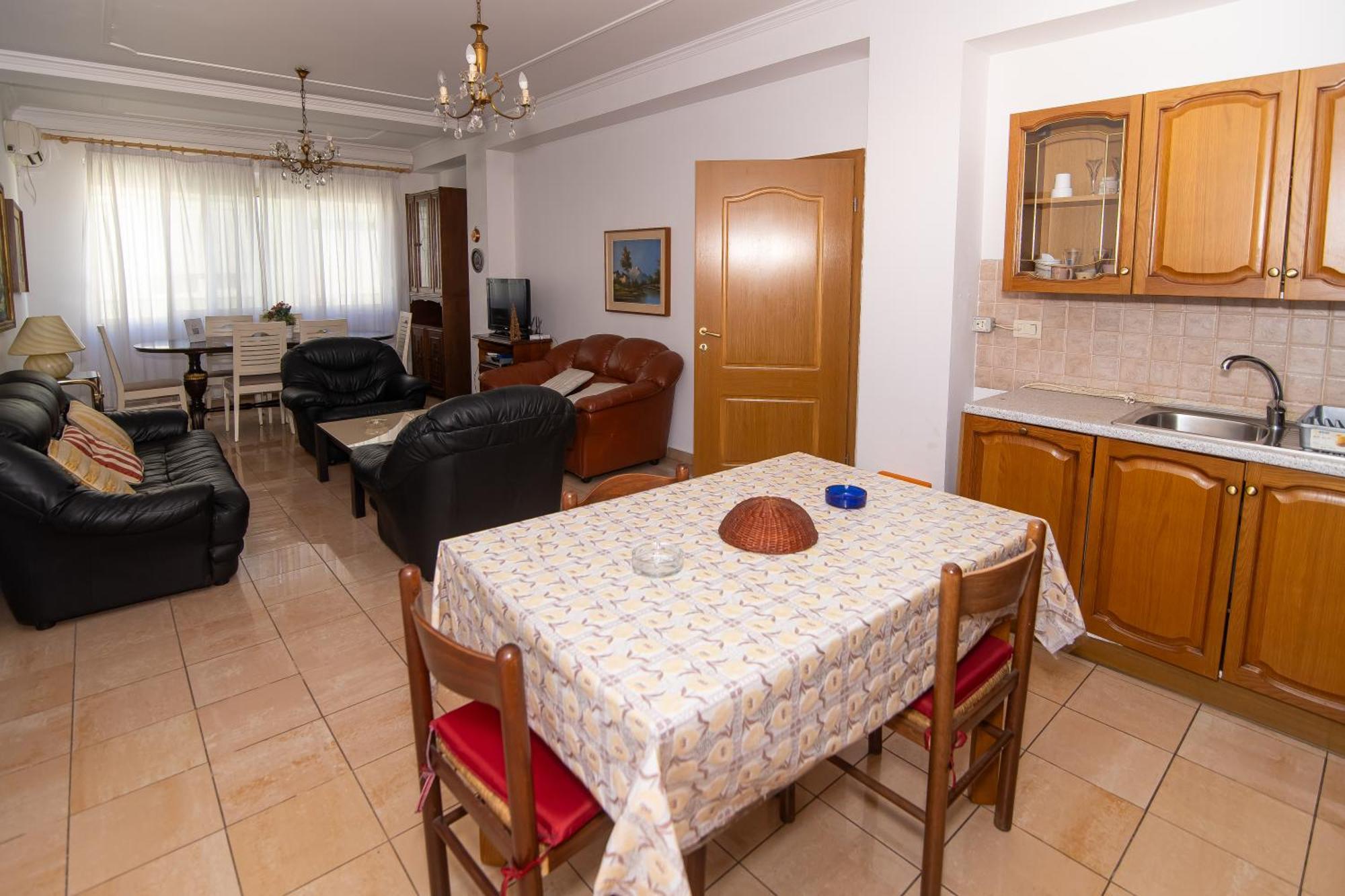 Vintage Blloku Apartment Tirana Bagian luar foto